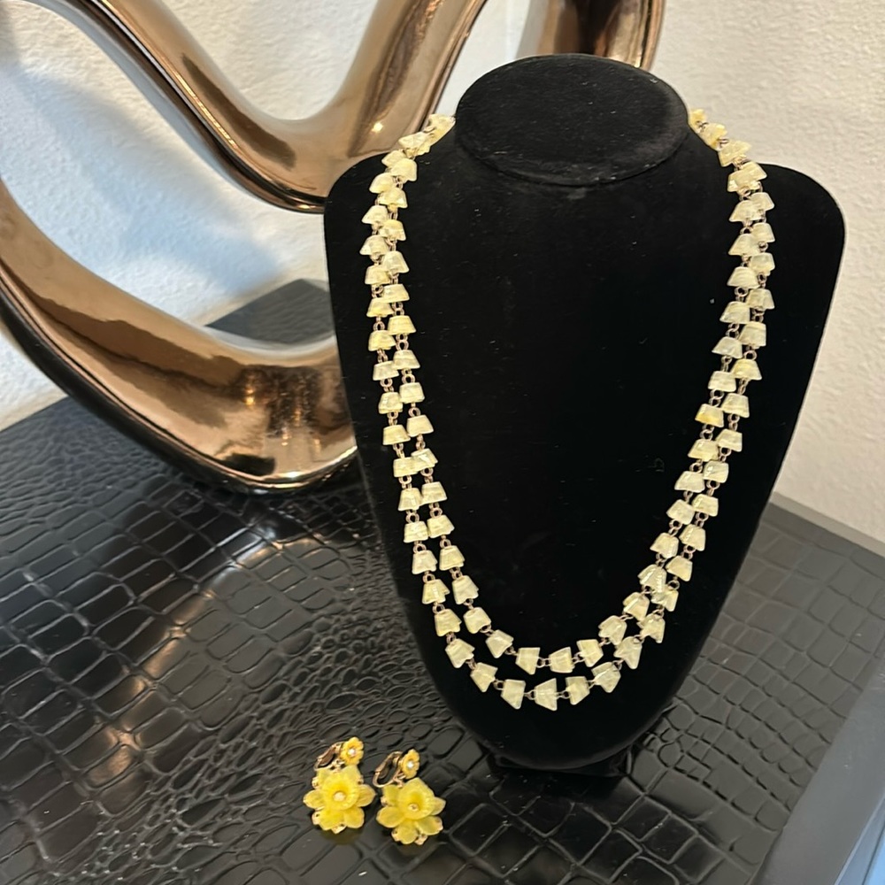 Vintage mid-century pale yellow plastic 2 strand necklace & earrings